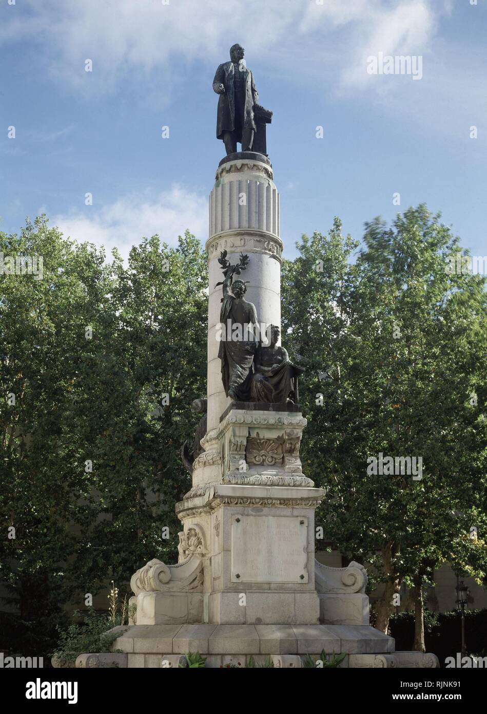 MONUMENTO A Canovas del Castillo 1901 - BASAMENTO DE GRASES RIERA. Autore: GRASES RIERA JOSE / BILBAO JOAQUIN. Posizione: SENADO-esterno. MADRID. Spagna. Foto Stock