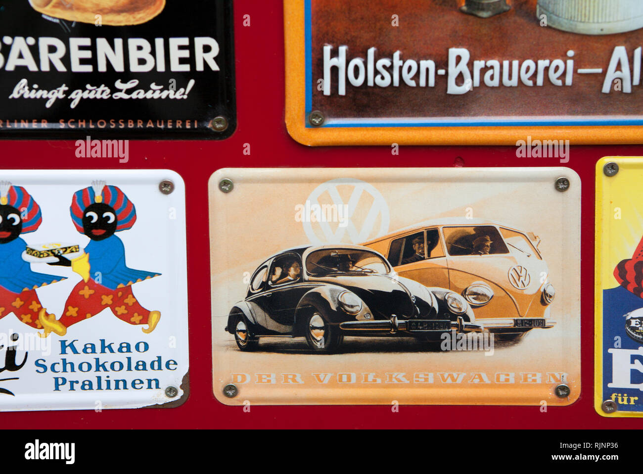 Vecchia piastra di stagno con la pubblicità, dagli anni sessanta, Germania, Europa Foto Stock