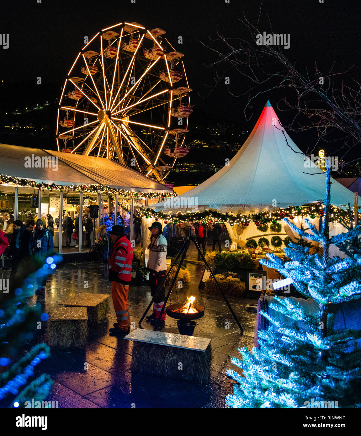 Dall'annuale Mercato di Natale nel centro di Bergen, Norvegia occidentale Foto Stock