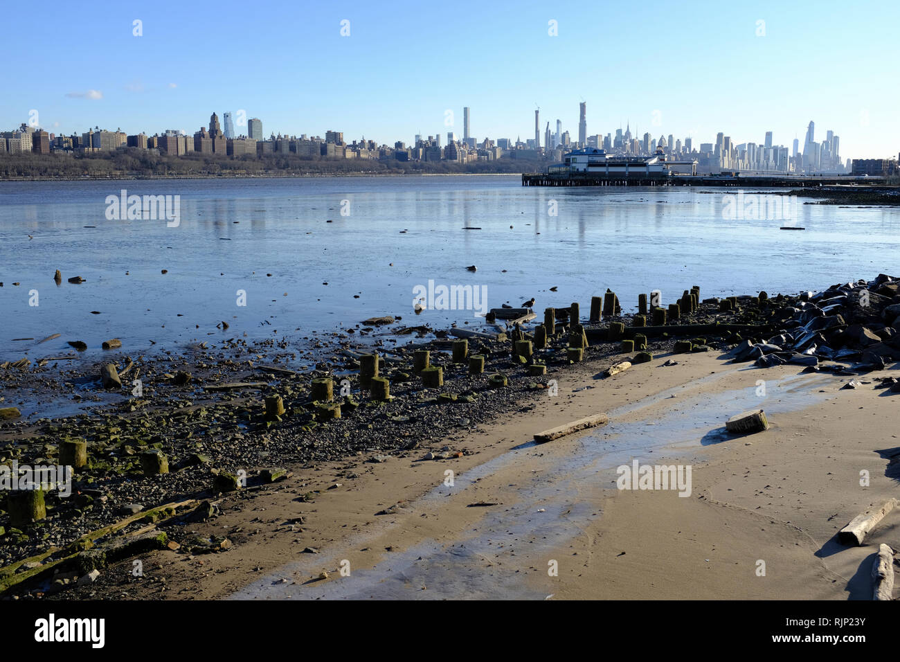 La vista del fiume Hudson e di Manhattan dal Fort Lee nel New Jersey. Stati Uniti d'America Foto Stock