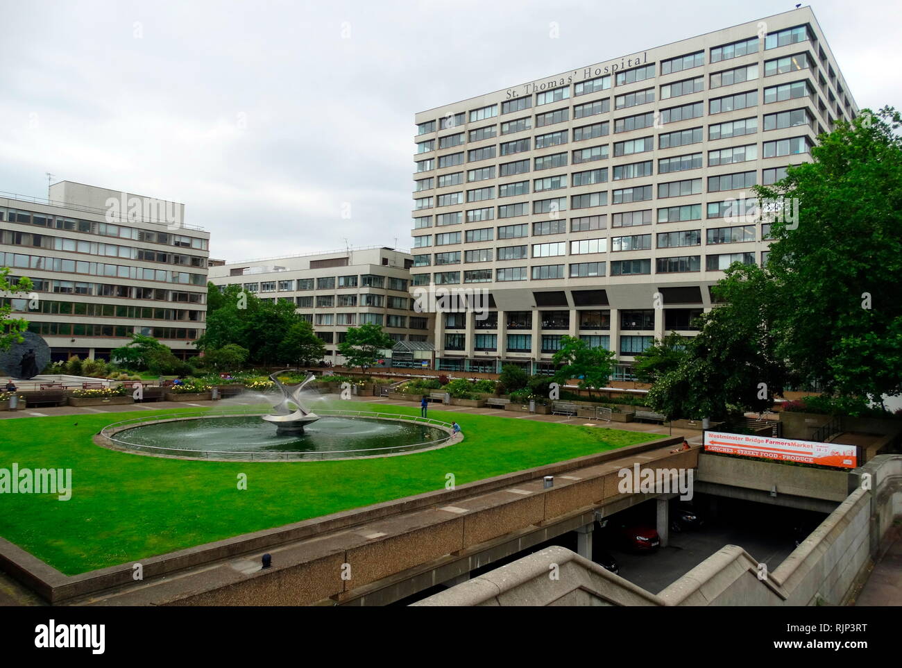 St Thomas' Hospital è un grande insegnamento di NHS Hospital di Londra, Inghilterra. Il servizio sanitario nazionale (NHS) è il servizio della sanità pubblica nel Regno Unito. Fondata nel 1948 Foto Stock