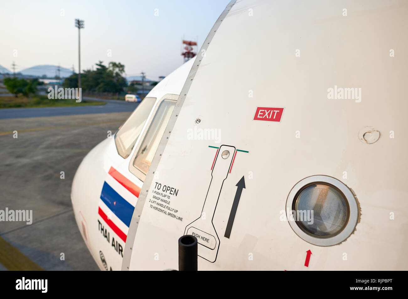 PATTAYA, Tailandia - 17 febbraio 2016: Thai AirAsia A320 in U-Tapao - Pattaya aeroporto internazionale. Thai AirAsia è una joint venture di bassa malese- Foto Stock