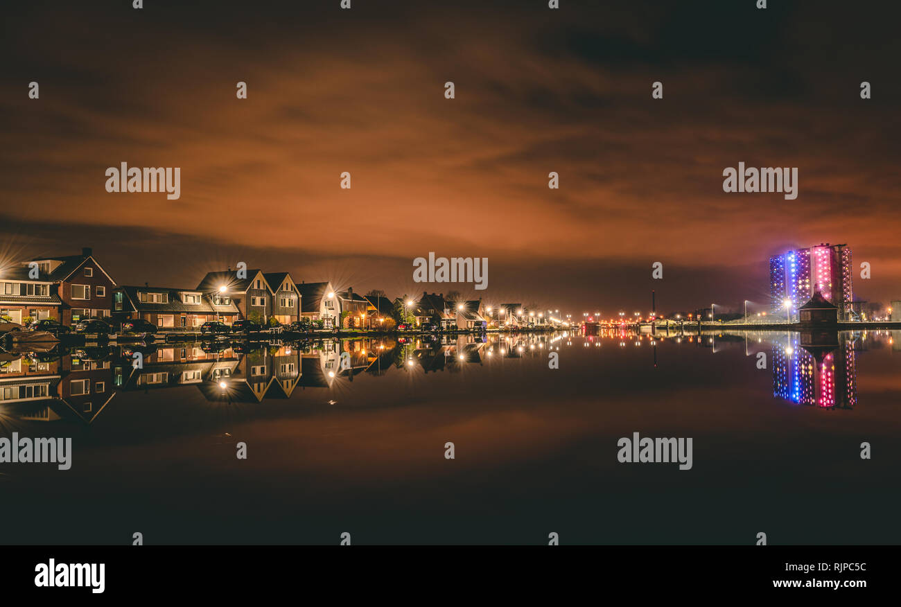 Zwanenburg di notte con zucchero città in Paesi Bassi Foto Stock