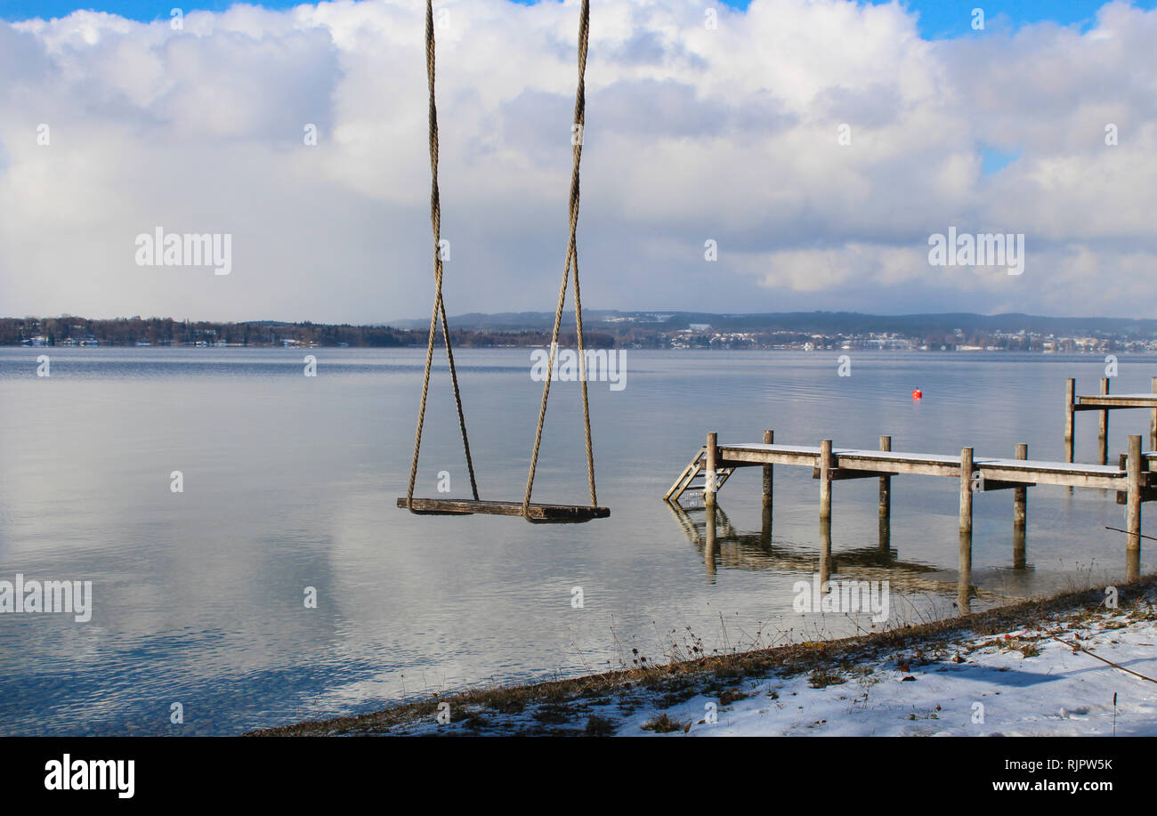 Rotazione a vuoto in prossimità del molo, il lago di Starnberg, Baviera, Germania Foto Stock