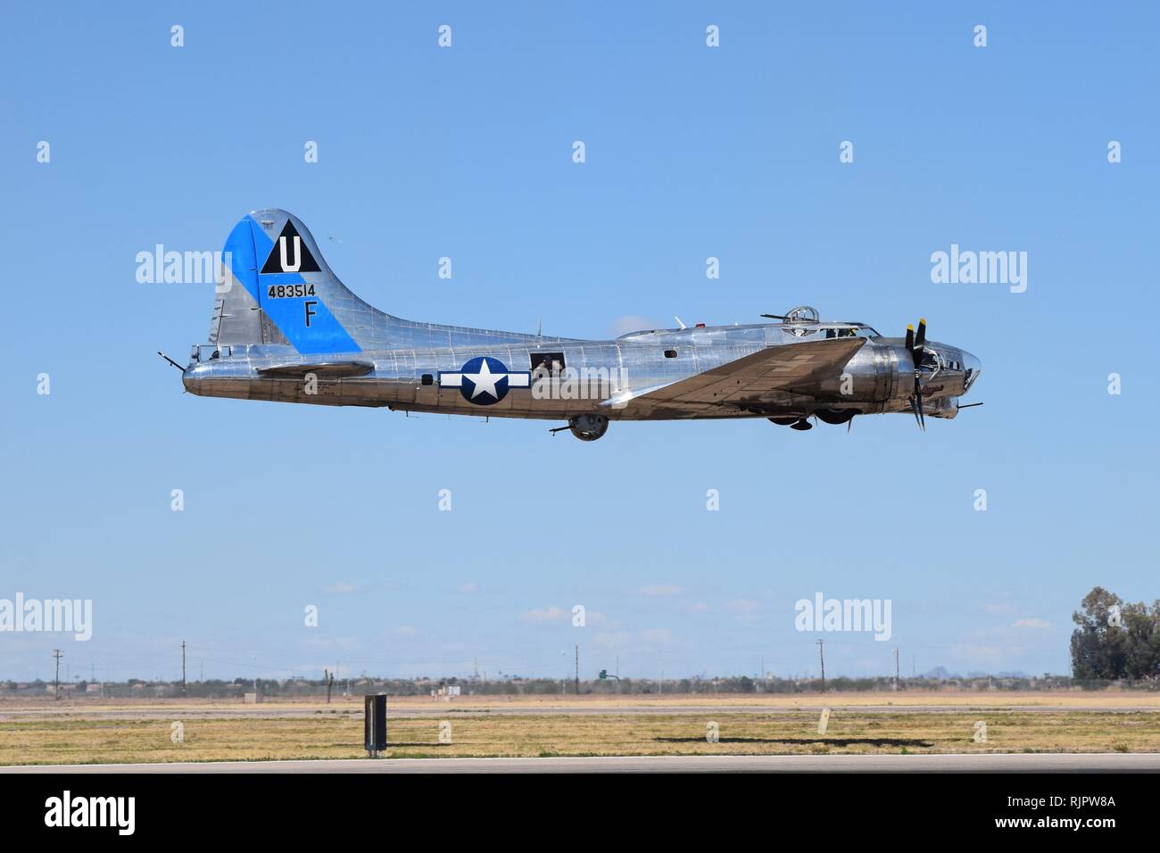 Un bellissimo edificio restaurato di recente guerra mondiale 2 SER B-17 bombardiere vola a Luca giorni in Arizona nel 2018 Foto Stock