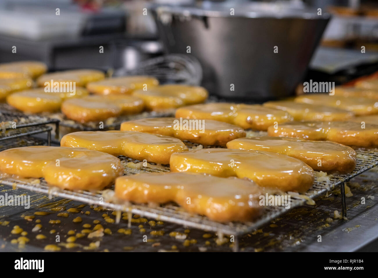 Dolce tipico chiamato uovo Palm su un vassoio a griglia Foto Stock