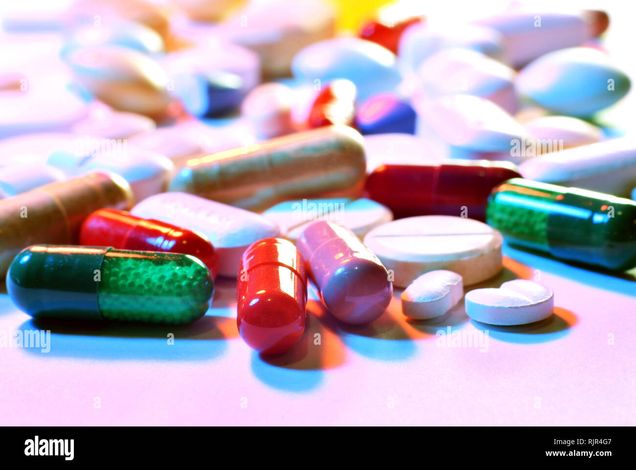Close up di prescrizione pillole e capsule Foto Stock