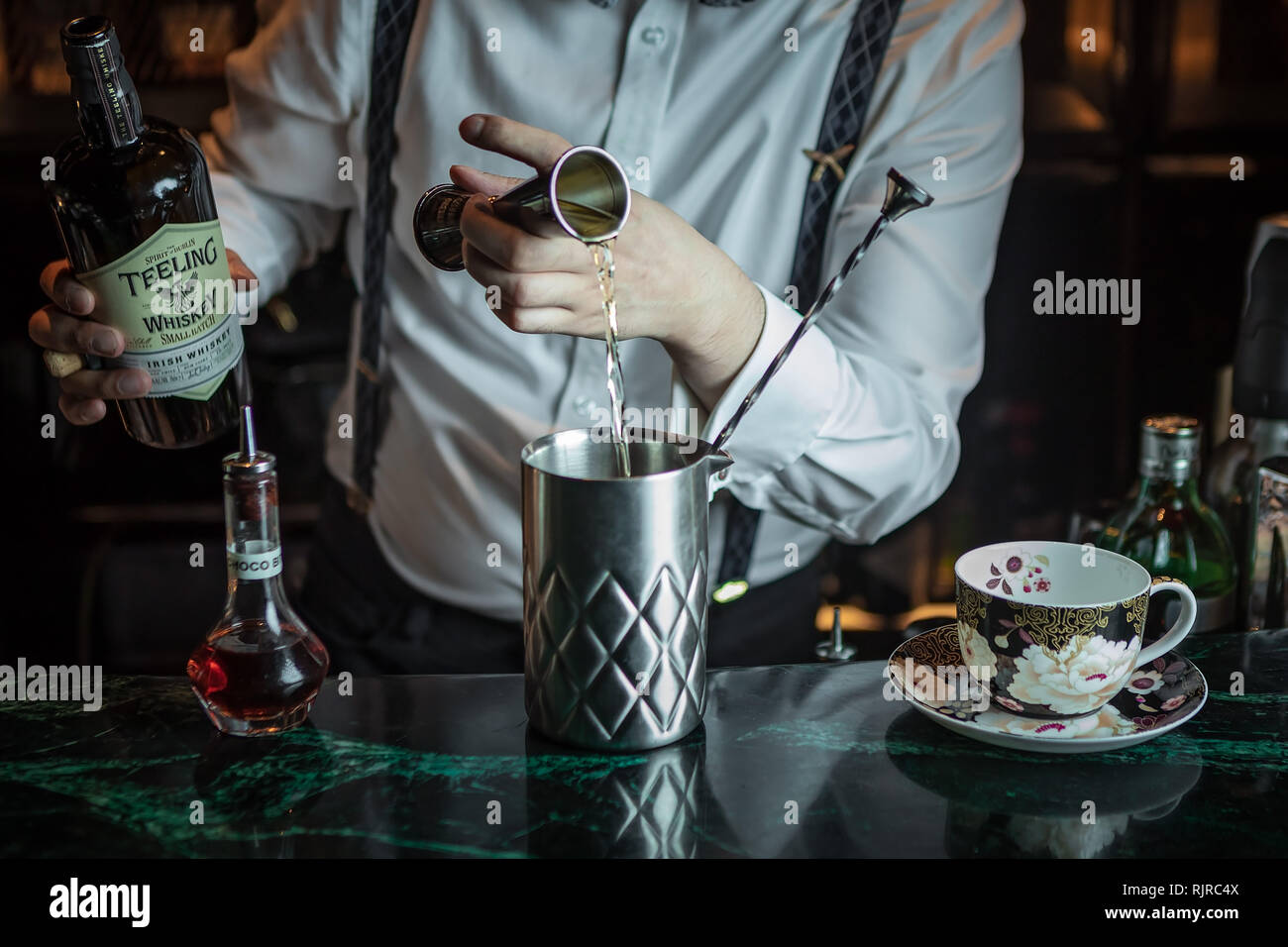 Una misura di Irish whiskey Foto Stock