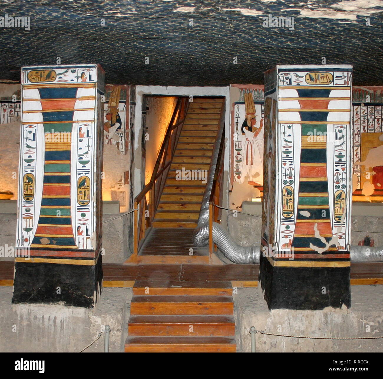 Pittura murale che mostra, Osiride, il Dio della vita ultraterrena, underworld e la rinascita, nell antica religione egiziana Foto Stock