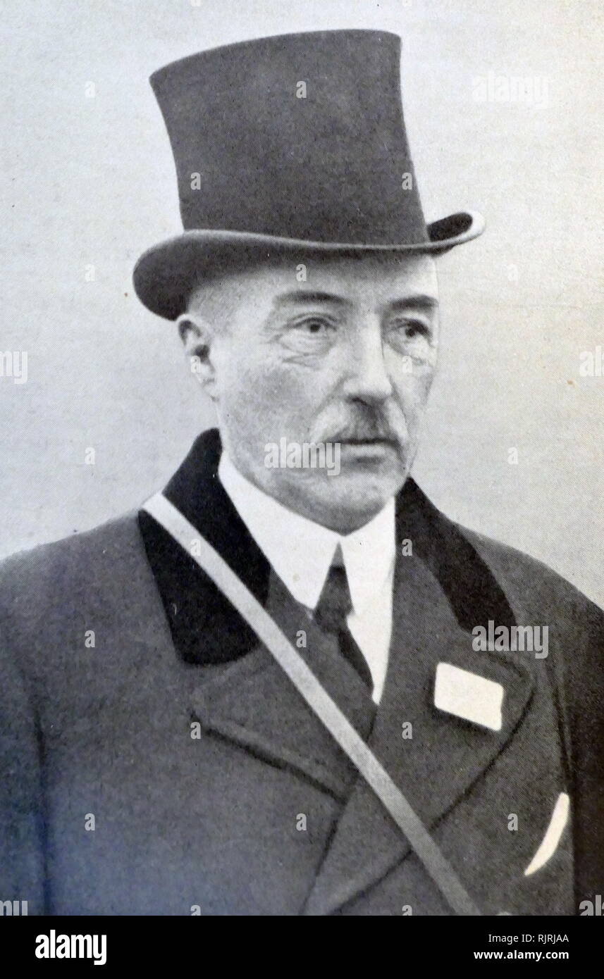 Il Granduca Michael Mikhailovich di Russia (1861 - 1929); nipote dello Zar Nicola I di Russia. Per alcuni anni ha vissuto a Wiesbaden, Nassau e a Cannes. Egli si stabilì definitivamente in Inghilterra nel 1900. Egli divenne un membro di spicco della società britannica. Ha perso la sua fortuna con la caduta della monarchia russa nel 1918. Tre dei suoi fratelli furono uccisi dai bolscevichi, ma egli fuggì la rivoluzione russa perché stava vivendo all'estero. Egli trascorse i suoi ultimi anni di vita in virtù del ridotto circostanze con l'aiuto finanziario di suo genero Sir Harold Wernher. Foto Stock