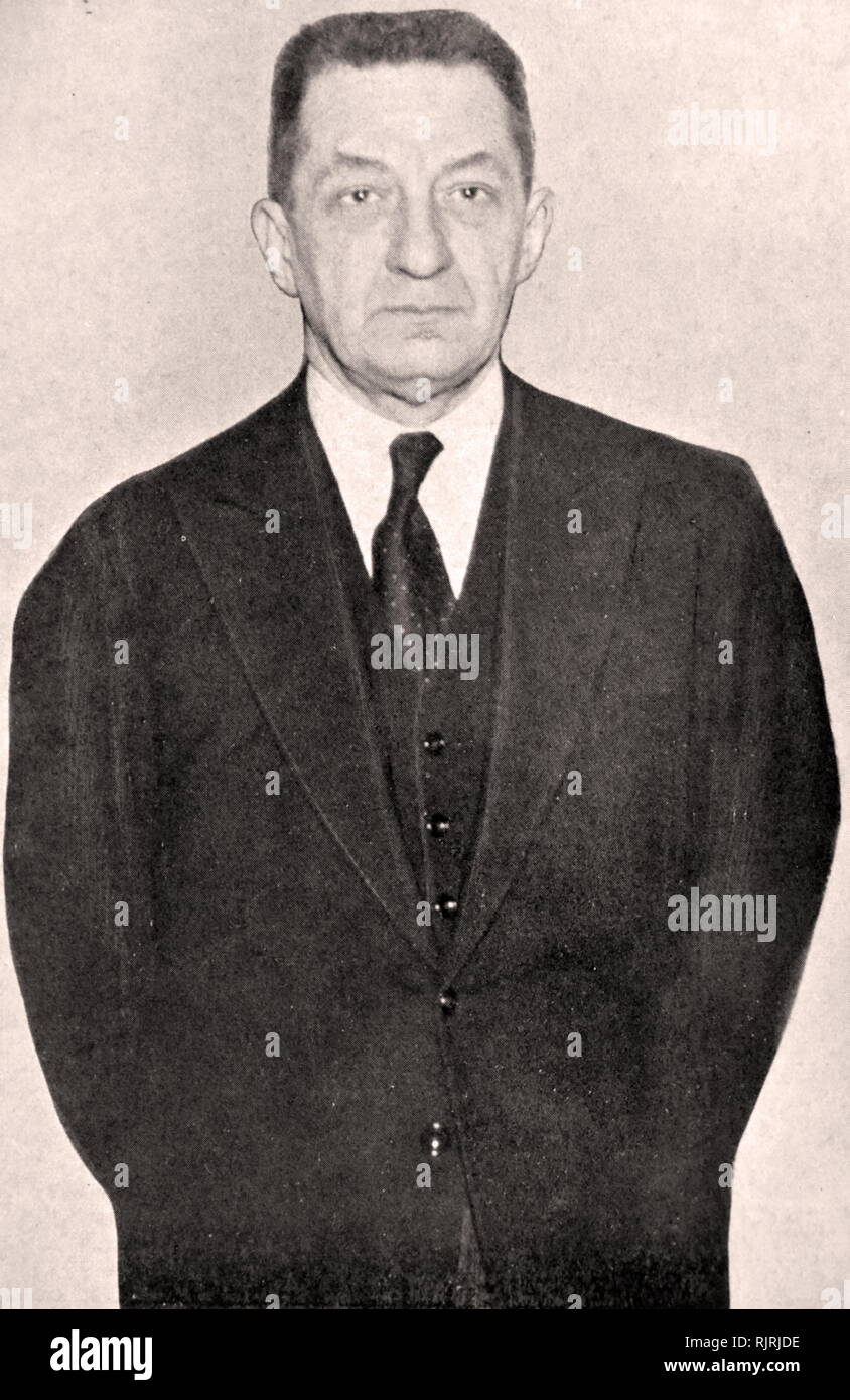 Alexander Kerensky Fyodorovich (1881 - 1970); Russo avvocato e rivoluzionario. Dopo la Rivoluzione di febbraio del 1917 è entrato a far parte della neonata Federazione Governo Provvisorio, prima come Ministro della giustizia, poi come ministro della guerra e dopo il mese di luglio come il governo della seconda Minister-Chairman. Il 7 novembre 1917, il suo governo fu rovesciato da Lenin-led bolscevichi nella Rivoluzione di Ottobre. Egli trascorse il resto della sua vita in esilio a Parigi e New York City e ha lavorato per la istituzione di Hoover. Foto Stock