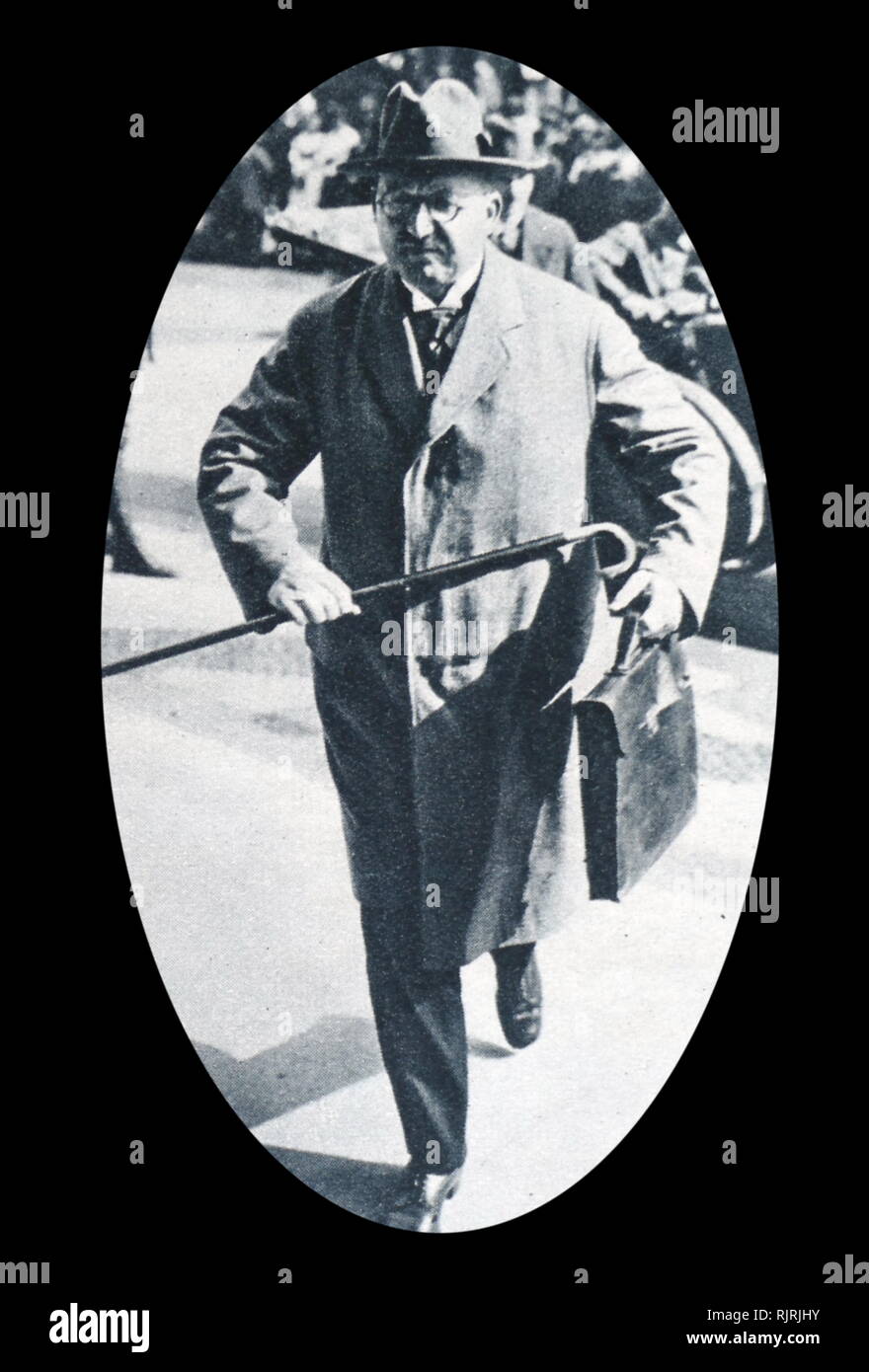 Andreas Hermes (1878 - 1964); Tedesco lo scienziato politico e politico (centro, CDU). Nella Repubblica di Weimar Hermes era Reich Ministro dell' agricoltura e il ministro delle Finanze. A causa dei suoi contatti con la resistenza tedesca, egli è stato condannato a morte nel 1945 dai nazionalsocialisti. Dopo la guerra, egli divenne il presidente fondatore dell'Est Cdu tedesca, ma Berlino a sinistra subito dopo alla west Foto Stock