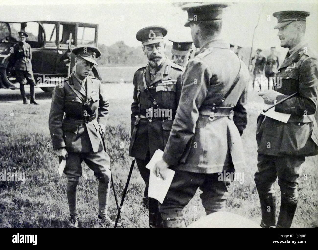 La guerra mondiale una visita in Francia nel 1917 dal Re Giorgio V e il Principe di Galles Foto Stock