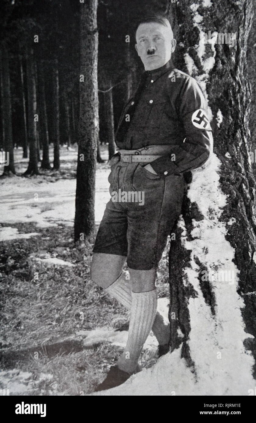 Adolf Hitler (1889 - 1945), uomo politico tedesco, demagogo. leader del partito nazista (Nationalsozialistische Deutsche Arbeiterpartei; NSDAP), egli è salito al potere in Germania come cancelliere nel 1933 e Führer ("LEADER") nel 1934. dittatore della Germania nazista dal 1933 al 1945, Foto Stock