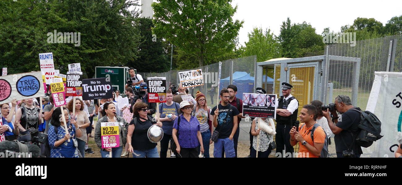Protesta, intorno all'Ambasciatore americano Residence a Londra, per la visita al Regno Unito da parte del Presidente degli Stati Uniti Donald Trump; Luglio 2018. Foto Stock