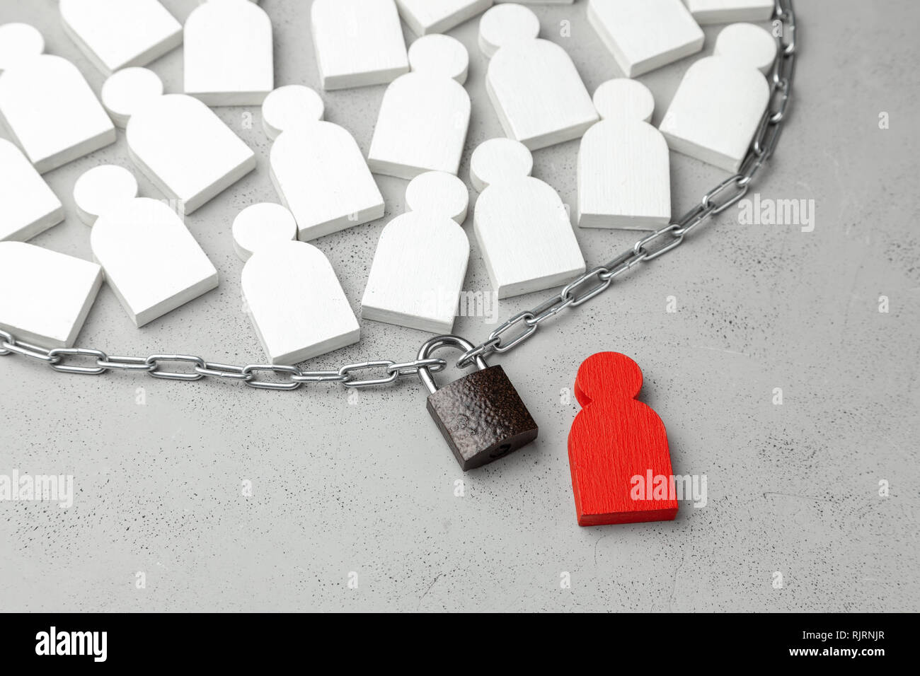 Diritti dell'uomo. Restrizione della libertà. Molte persone sono concatenati e bloccato. La potenza del dittatore è controllata dal popolo Foto Stock