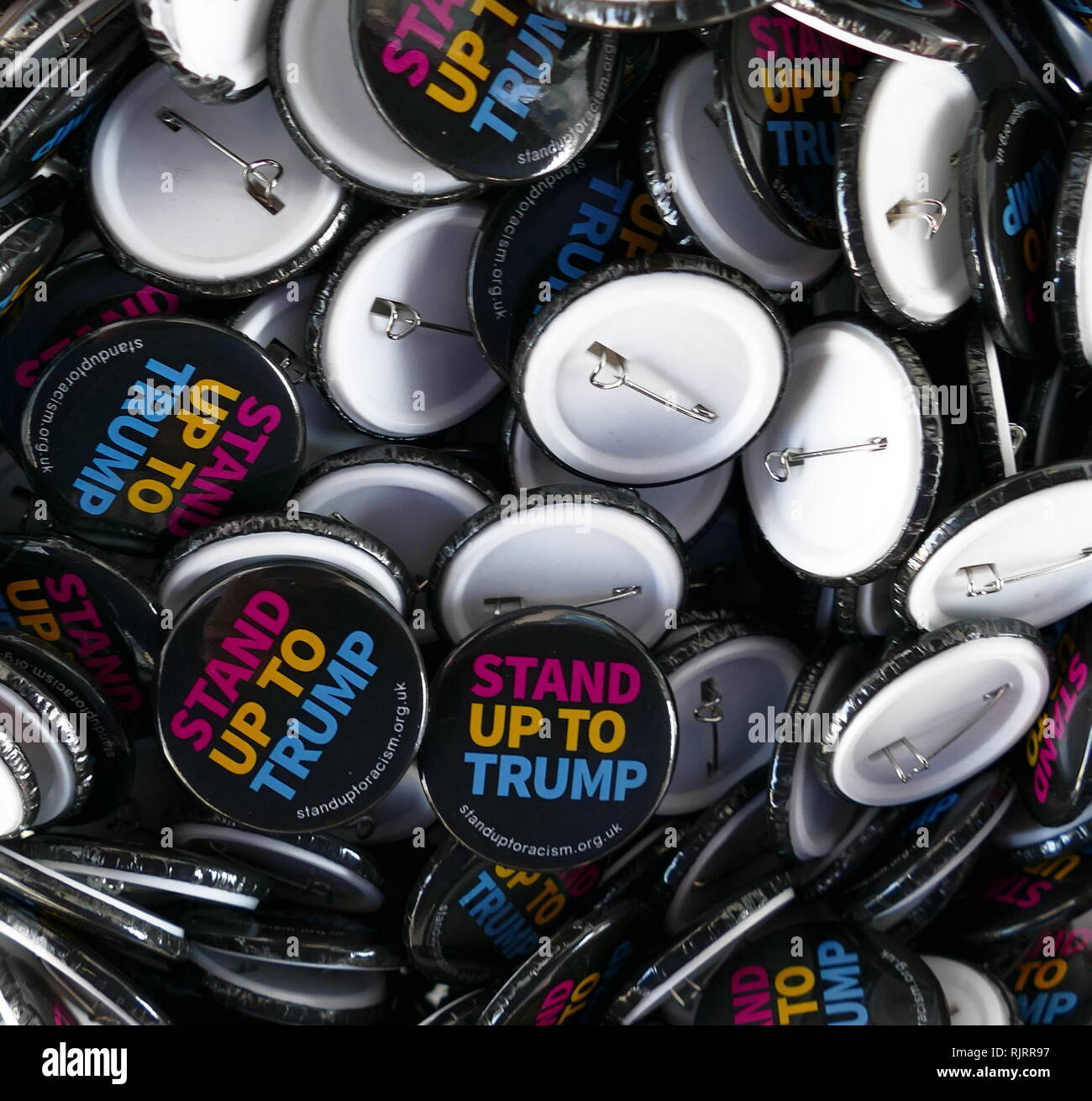 Badge di protesta per la visita al Regno Unito da parte del Presidente degli Stati Uniti, Donald Trump; Luglio 2018. Foto Stock