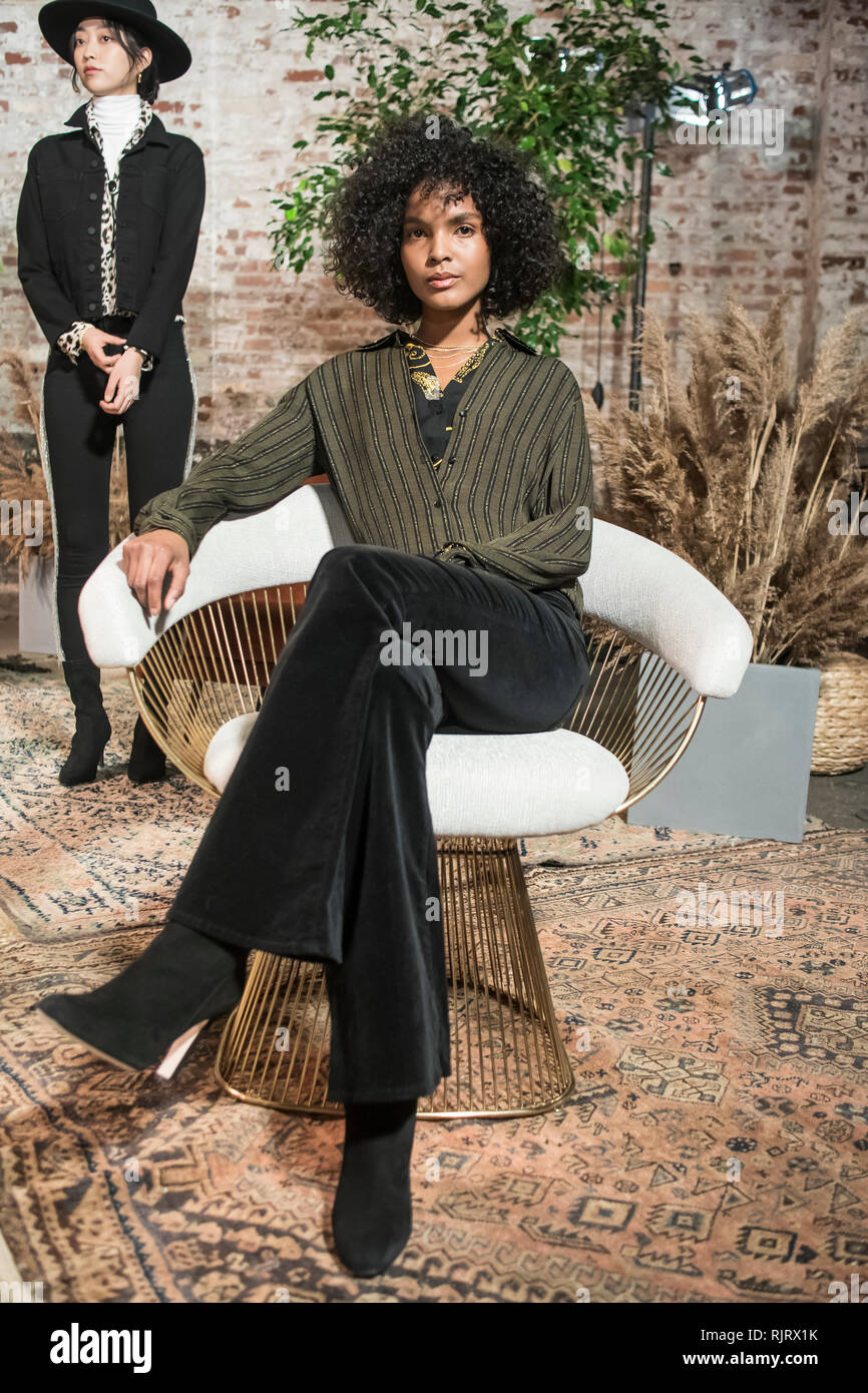 New York, Stati Uniti d'America. 6 febbraio 2019. L'Agence Womens Autunno Inverno 2019 presentazione alla Settimana della Moda di New York. Photo credit: Rudy Lawidjaja/SIPA Premere Credito: Rudy k/Alamy Live News Foto Stock