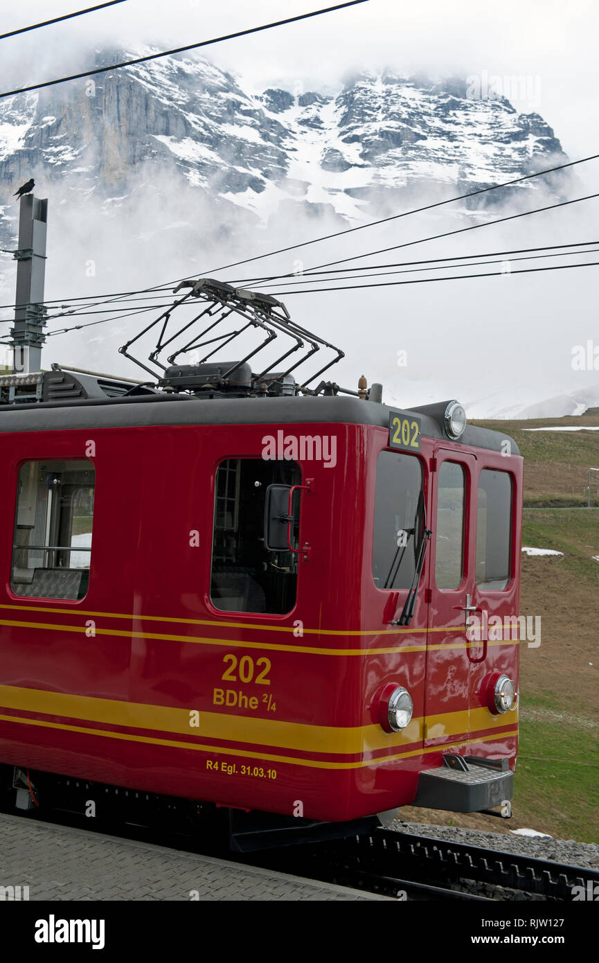 Kleine Scheidegg mountain pass e Jungfraubahn, Oberland bernese, Svizzera Foto Stock