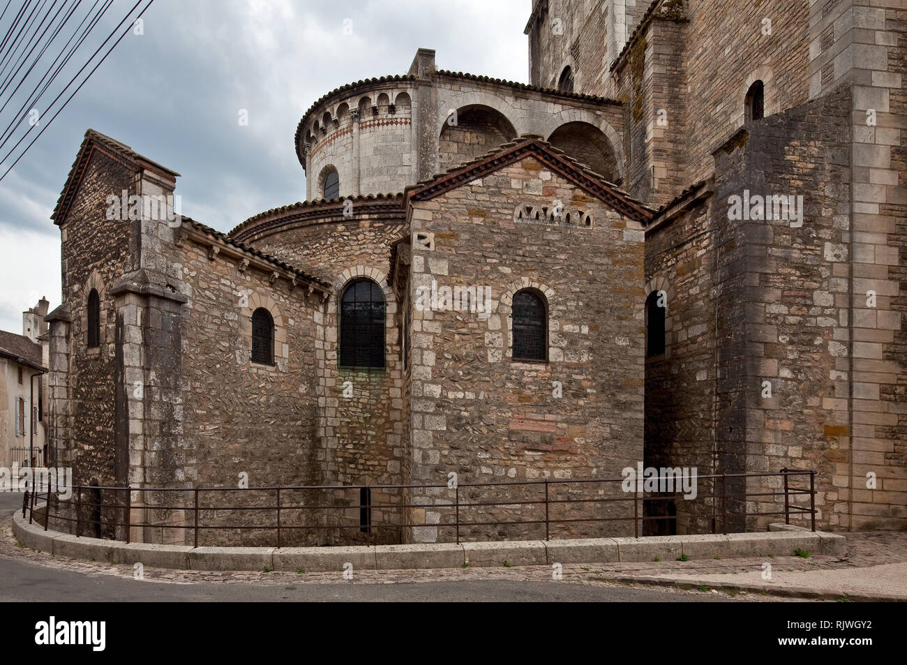 Tournus, Abteikirche St-Philibert, Nordseite des faccende Radialkapellen mit, Chorumgang und Binnenchor 11. Jhd. Foto Stock