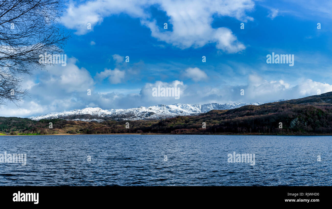 Le gamme della montagna e paesaggi selvaggi del Parco Nazionale di Snowdonia nel Galles, Regno Unito Foto Stock
