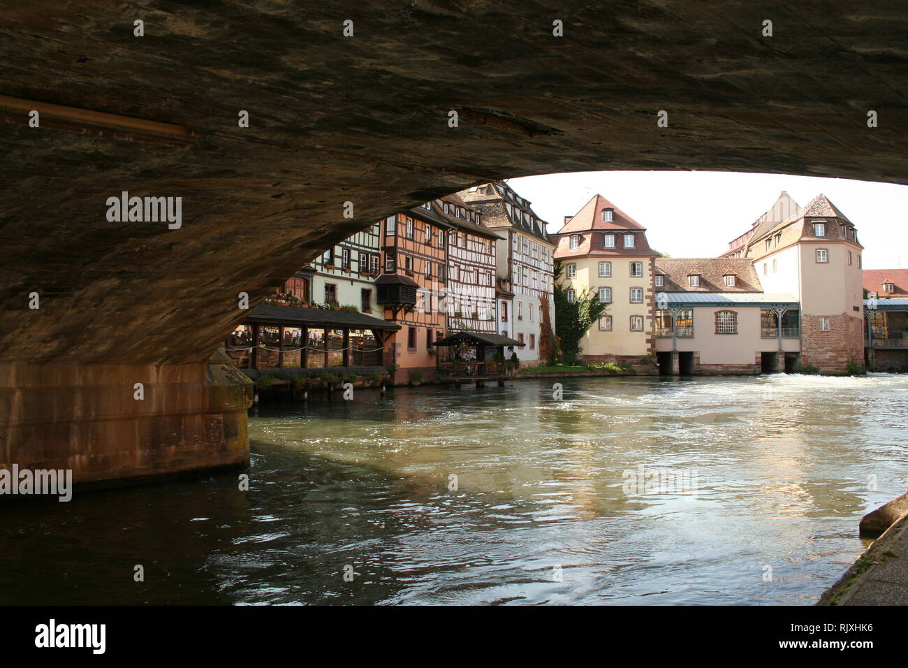 Strasburgo / paesaggio pittoresco nel quartiere abbronzante di Strasburgo. Foto Stock