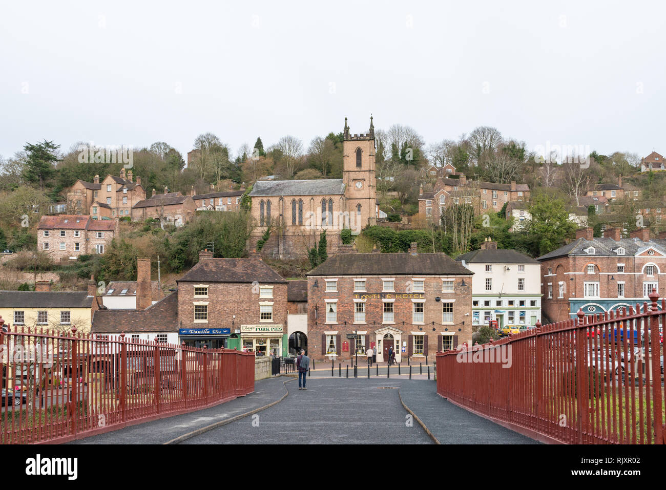 Il recentemente rinnovato e dipinto di ponte in ferro di IRONBRIDGE, Telford Shropshire, Foto Stock