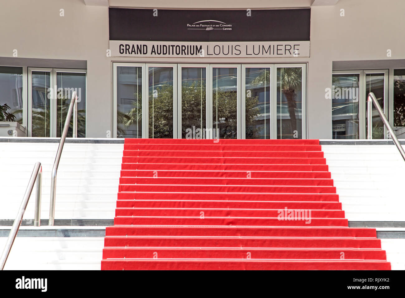 Cannes, Francia - Luglio 05: tappeto rosso sulla scalinata del Grand Auditorium di luglio 05.2015. a Cannes, Francia Foto Stock