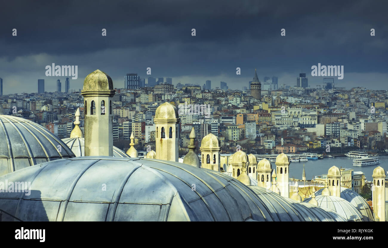Vista dalla Moschea Suleymaniye al Bosforo, Istanbul, Turchia Foto Stock