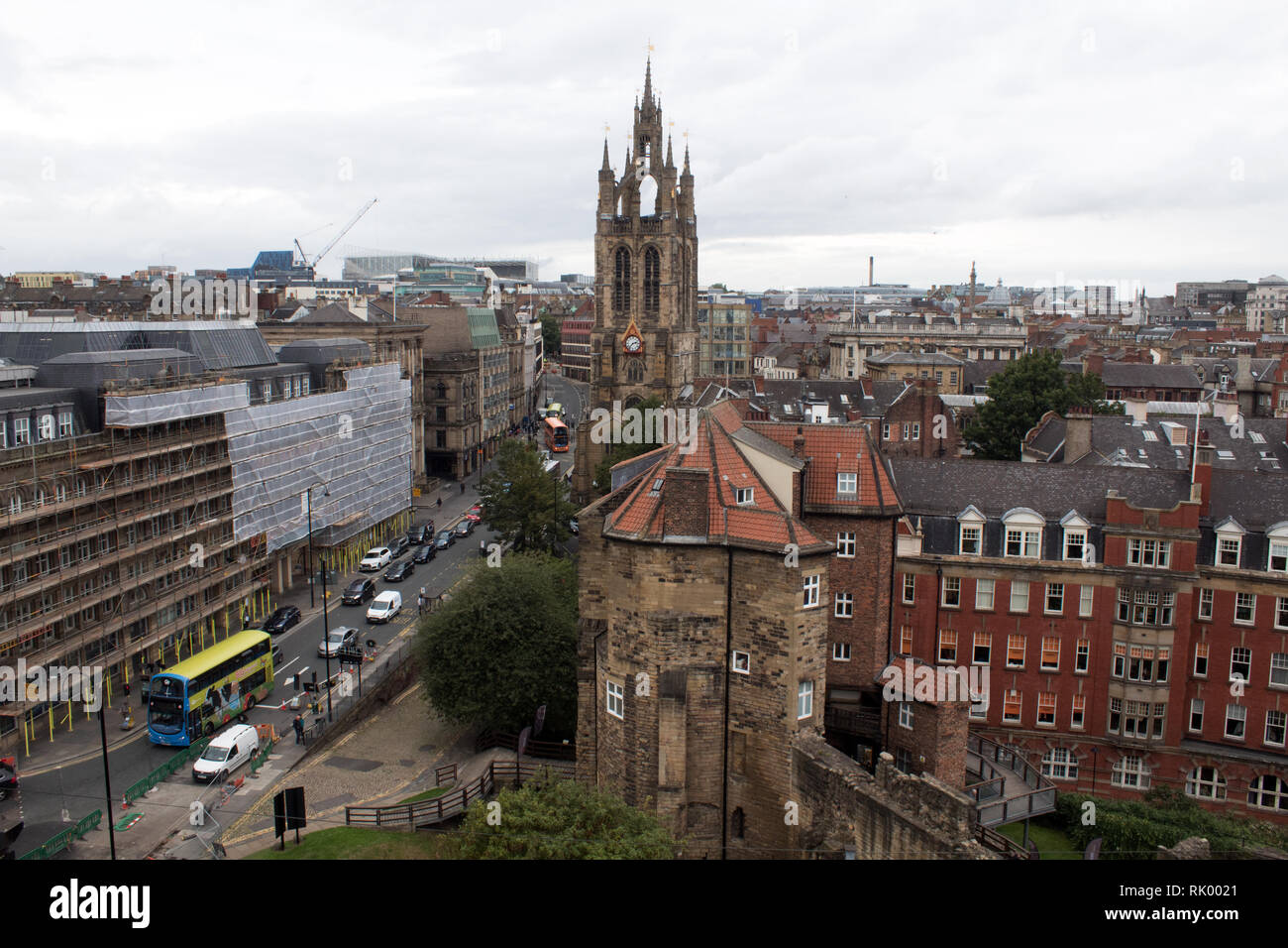 Newcastle City che mostra la Blackgate e la Chiesa Cattedrale di San Nicola, Newcastle, England Regno Unito Foto Stock