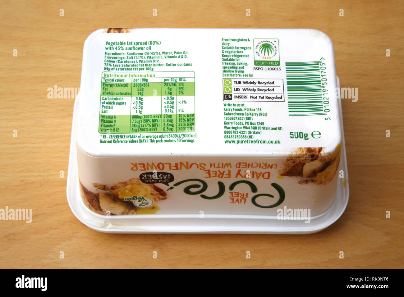 Vegan lattiero pura libera diffusione vegetali con olio di semi di Girasole - sostituzione del burro di informazioni nutrizionali Foto Stock