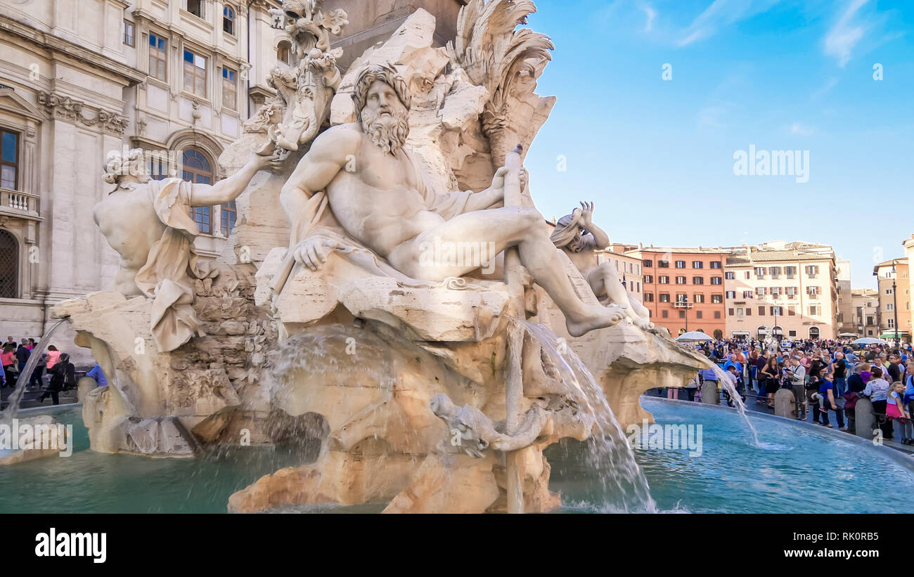 Fontana dei Quattro Fiumi a Piazza Navona a Roma, Italia Foto Stock