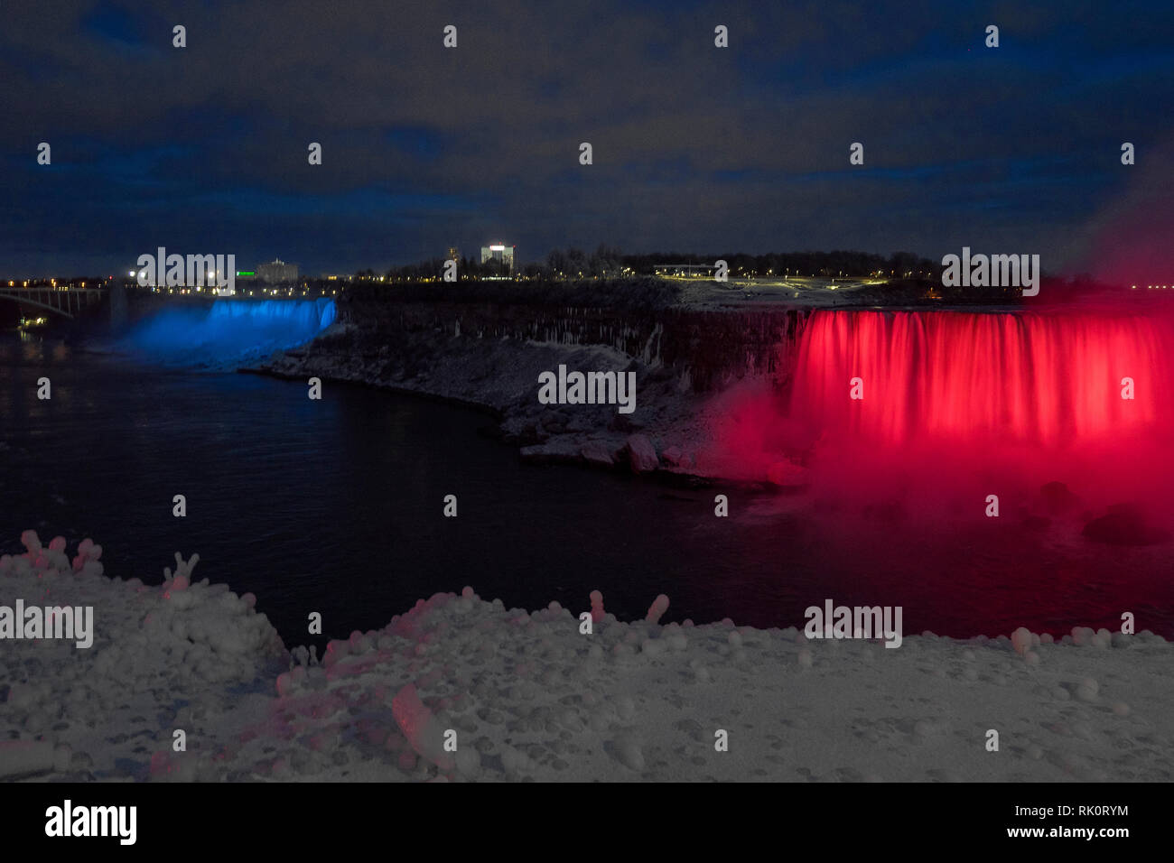 Lluminated Cascate del Niagara in Canada Foto Stock