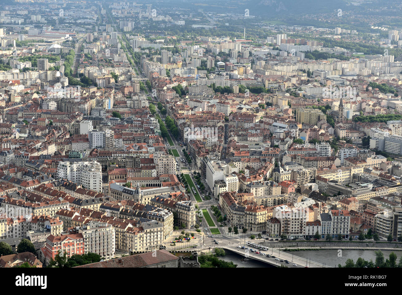 Grenoble (sud-est della Francia): panoramica della città dalla cima della Bastiglia funivia Foto Stock