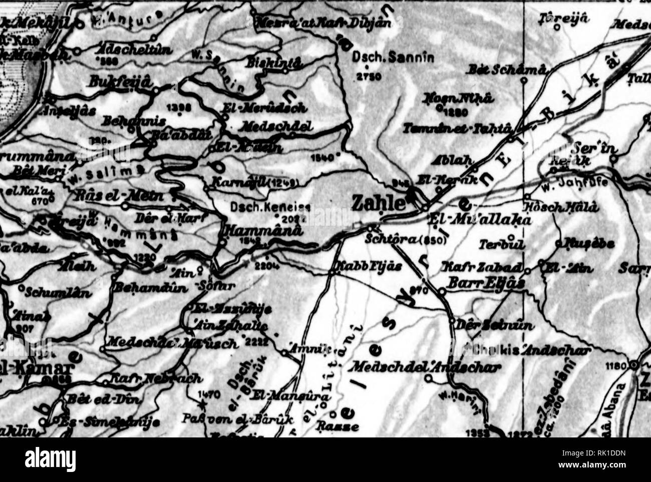 . Arthur e Fritz Kahn 1889-1932 di raccolta. Kahn, Fritz 1888-1968; Kahn, Arthur David 1850-1928; Storia Naturale illustratori; storia naturale. } Mi ¥ NORDL. PALÄSTINA UND SÜDSYRIEN 3V 30' 35 * QStlich V. Greenwich 1 "p= ^ -"^ , BEIRUT BEByrüÄ tykutTaihr ft-liUQi llftO ^J*i''* JifdS€ 1^ k.A^^/)wn ^ ''^(•' HtWui'? Fii% ed-.D"müf Jirämän, "w. BtS&LT;. Hfliopolis 1220/ t^ Usälti •om 3y 'EL-Jfu'allaJm machJ/BU, 'cht6rm$io^ o ' TerhuL ^ NOI V I   ARPA(el-Birak "^ t"oa, Dtch.el-Achjlr j**^D8ch.esoh-Sohaktr MnMcuma' ^. Si prega di notare che queste immagini vengono estratte dalla pagina sottoposta a scansione immagini Foto Stock