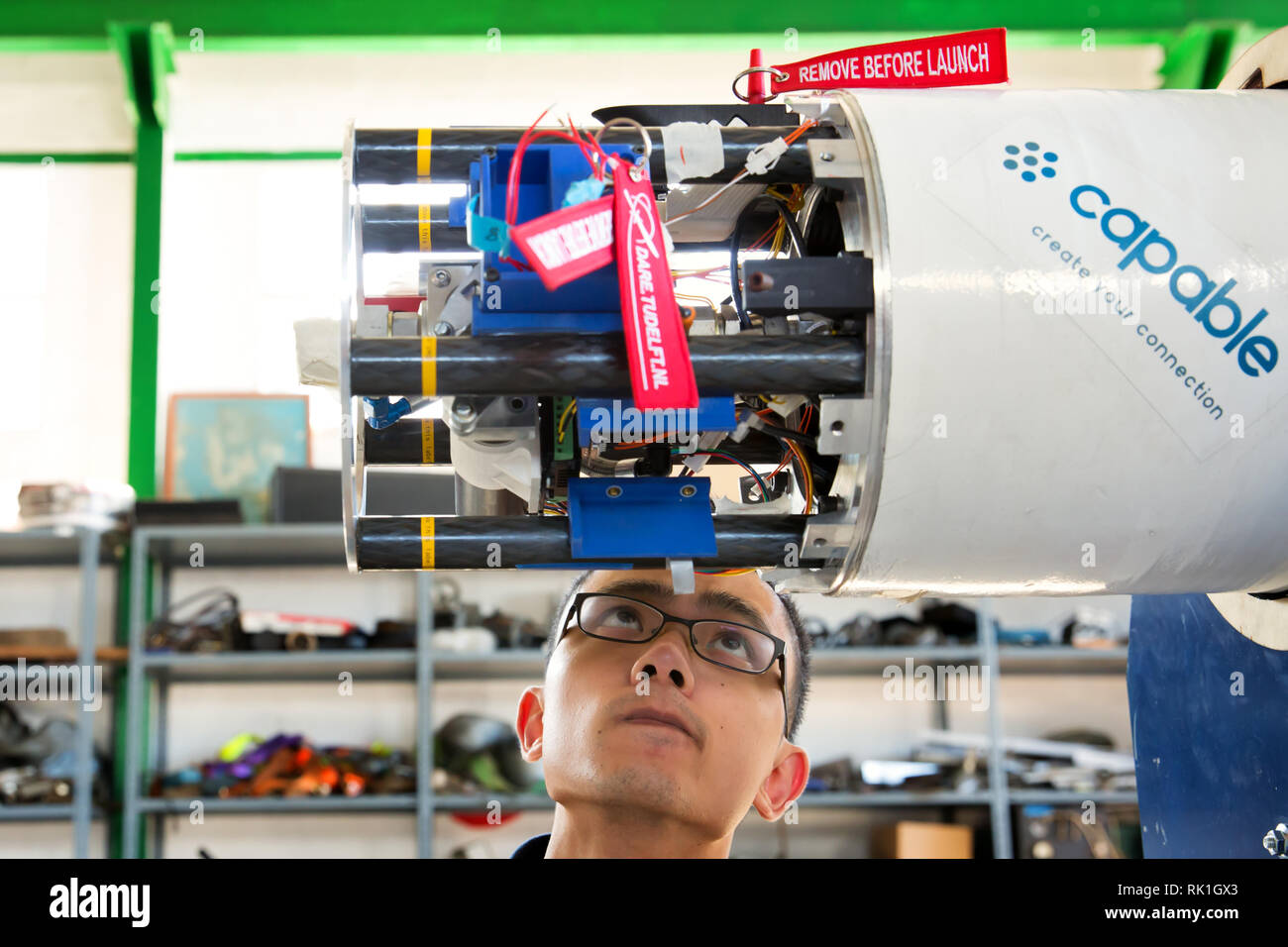 Ingegneria aerospaziale gli studenti dell'Università Tecnica di Delft a lavorare sul loro razzo, la Stratos III Foto Stock