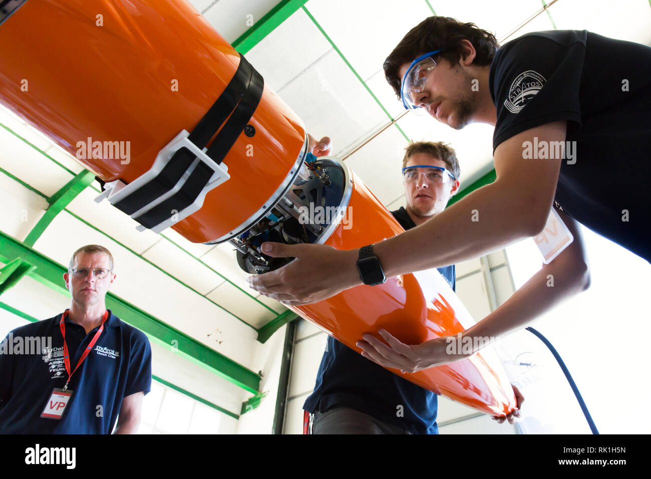 Ingegneria aerospaziale gli studenti dell'Università Tecnica di Delft a lavorare sul loro razzo, la Stratos III Foto Stock