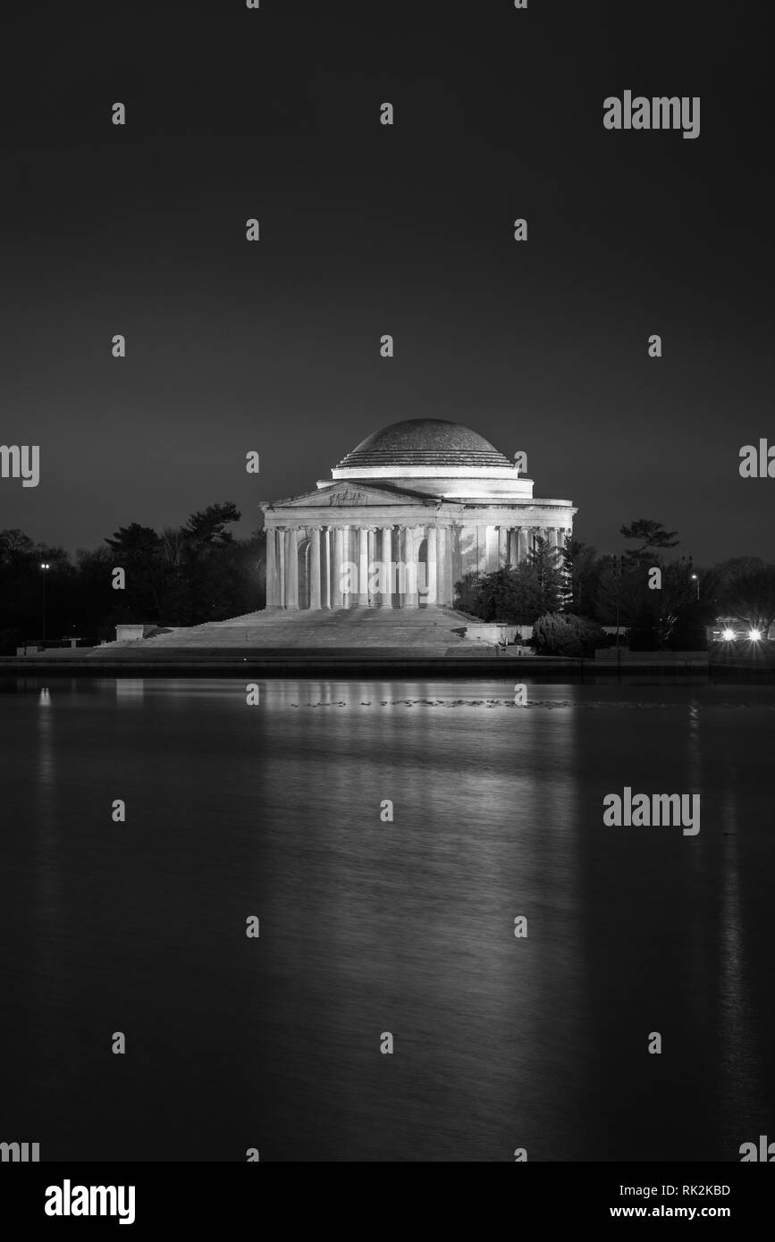 Il Thomas Jefferson Memorial di notte, a Washington, DC Foto Stock