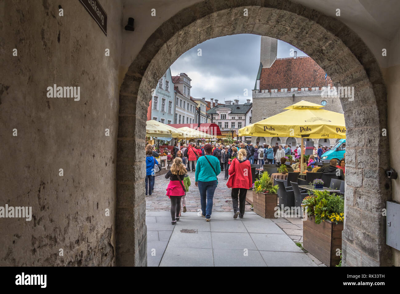 Vi è abbondanza di scoprire nella città vecchia di Tallinn. Si tratta di un borgo medievale ricco di ed anseatica storia ed è designato un Sito Patrimonio Mondiale dell'UNESCO. Foto Stock