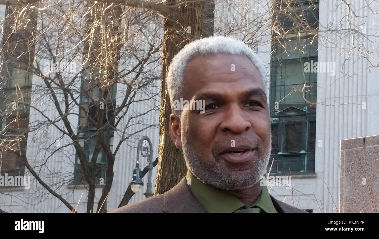 New York, Stati Uniti d'America. 8 febbraio 2019. Ex NBA Basketball star Charles Oakley presso la Southern District di New York corte dove egli ha sostenuto unione leader Norman Seabrook. Foto: Matthew Russell Lee / città interna premere Credito: Matthew Russell Lee/Alamy Live News Foto Stock