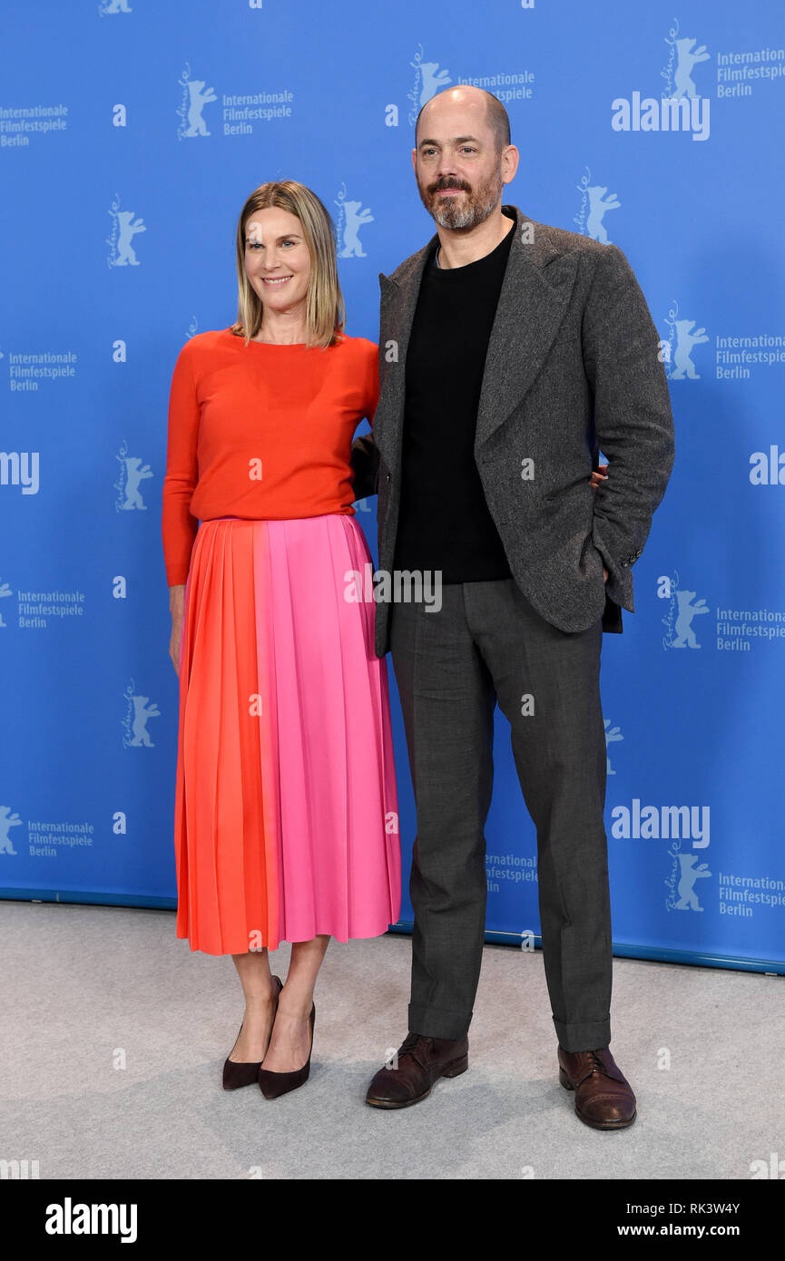 Berlino, Germania. 09Feb, 2019. 69Berlinale: Nele Mueller-Stöfen, attrice, e Edward Berger, direttore, sono al Photocall per il film "Tutti i miei amare". Il film viene mostrato al Festival Internazionale del Film nella categoria 'Panorama'. Credito: Gregor Fischer/dpa/Alamy Live News Foto Stock