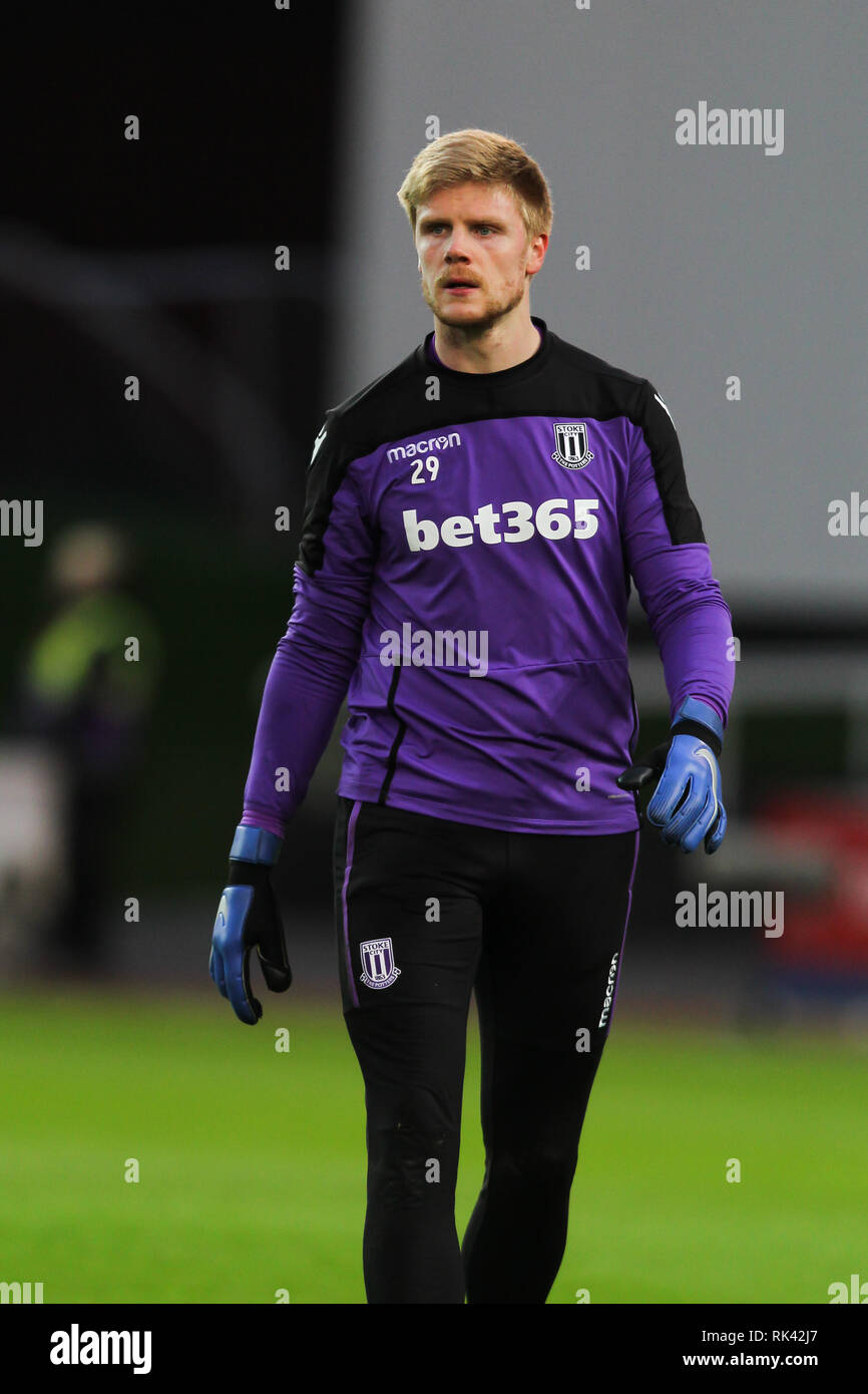 Stoke on Trent, Regno Unito. 09Feb, 2019. Stoke City il portiere Jakob Haugaard (29) durante il cielo EFL scommessa match del campionato tra Stoke City e West Bromwich Albion a Bet365 Stadium, Stoke-on-Trent, in Inghilterra il 9 febbraio 2019. Foto di Jurek Biegus. Solo uso editoriale, è richiesta una licenza per uso commerciale. Nessun uso in scommesse, giochi o un singolo giocatore/club/league pubblicazioni. Credit: UK Sports Pics Ltd/Alamy Live News Foto Stock