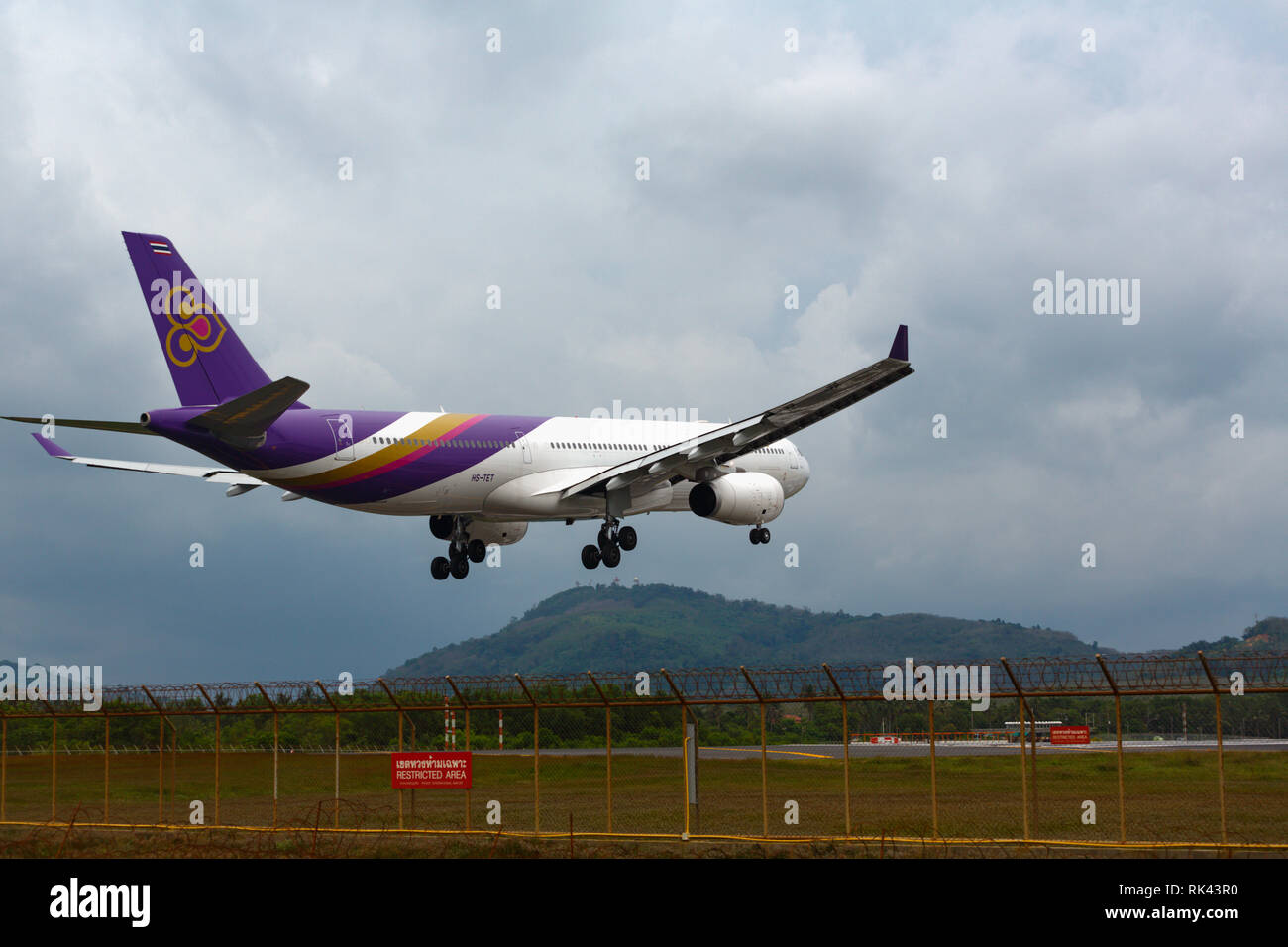 Airbus Thai Airways landing Foto Stock
