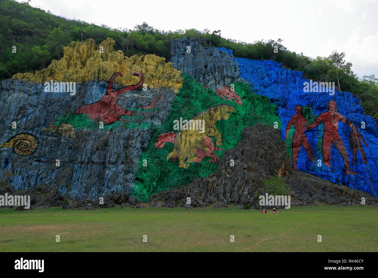 Mural de la Prehistoria, Vinales, Cuba - Prehistoric wall painting di Vinales Valley. Si tratta di una rappresentazione di evoluzione biologica. Foto Stock