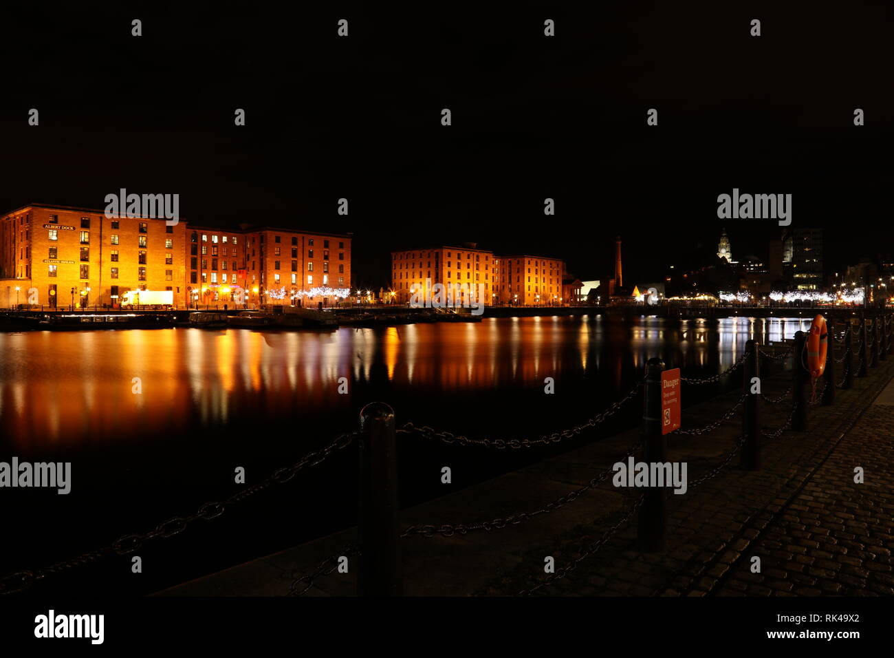 Inverno mattina colpo di Albert Dock e Pier Head, Liverpool, England, Regno Unito Foto Stock