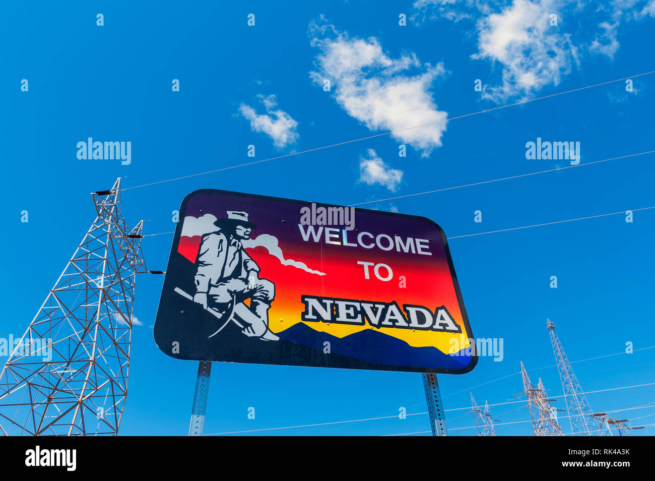 Benvenuti al Nevada cartello stradale, sulla frontiera degli Stati Uniti Membri del Nevada e Arizona Foto Stock