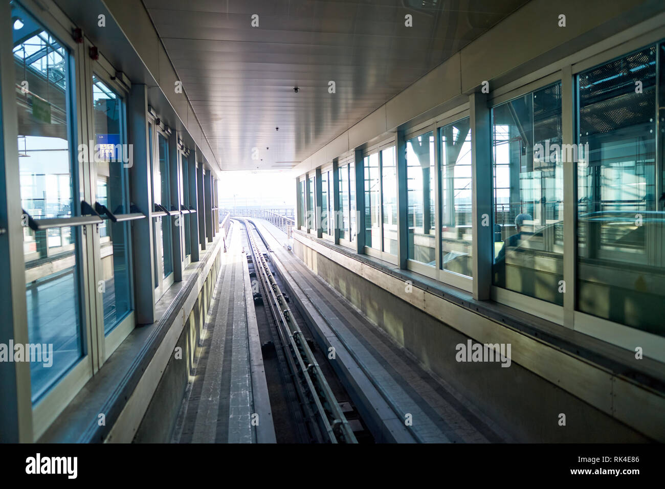 Francoforte, Germania - 13 Marzo 2016: vista dell'aeroporto di Francoforte. L'aeroporto di Francoforte è un grande aeroporto internazionale si trova a Francoforte e i principali Foto Stock