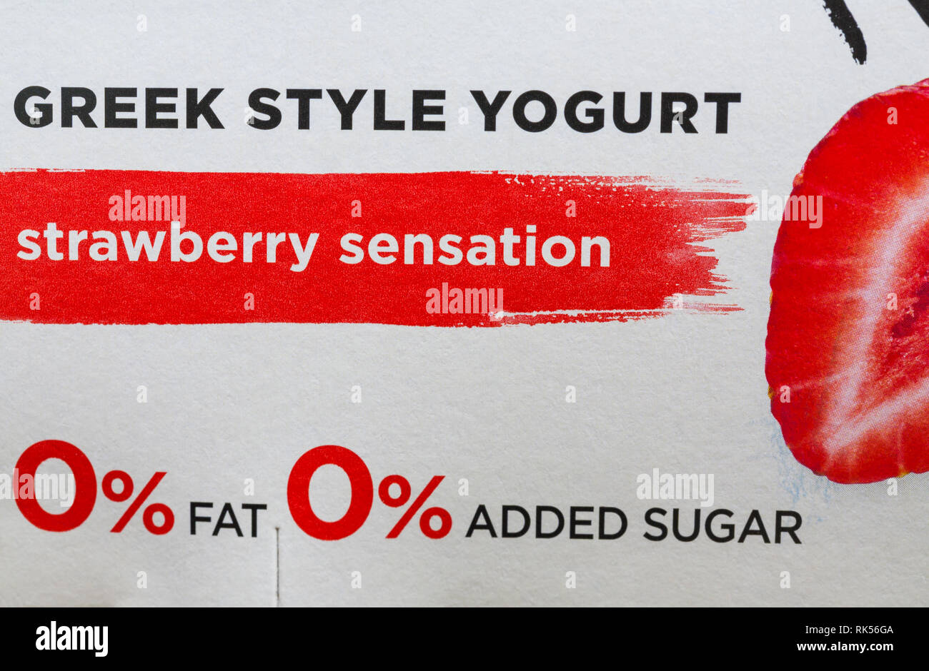 0% di grassi 0% zucchero aggiunto informazioni sul confezionamento per luce di Danone & Free in stile greco Yogurt sensazione di fragola Yogurt Yogurt Yogurt Foto Stock