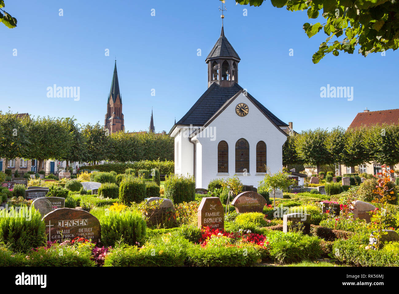 La pesca trimestre Holm, cimitero, Schleswig, Schleswig-Holstein, Germania, Europa Foto Stock