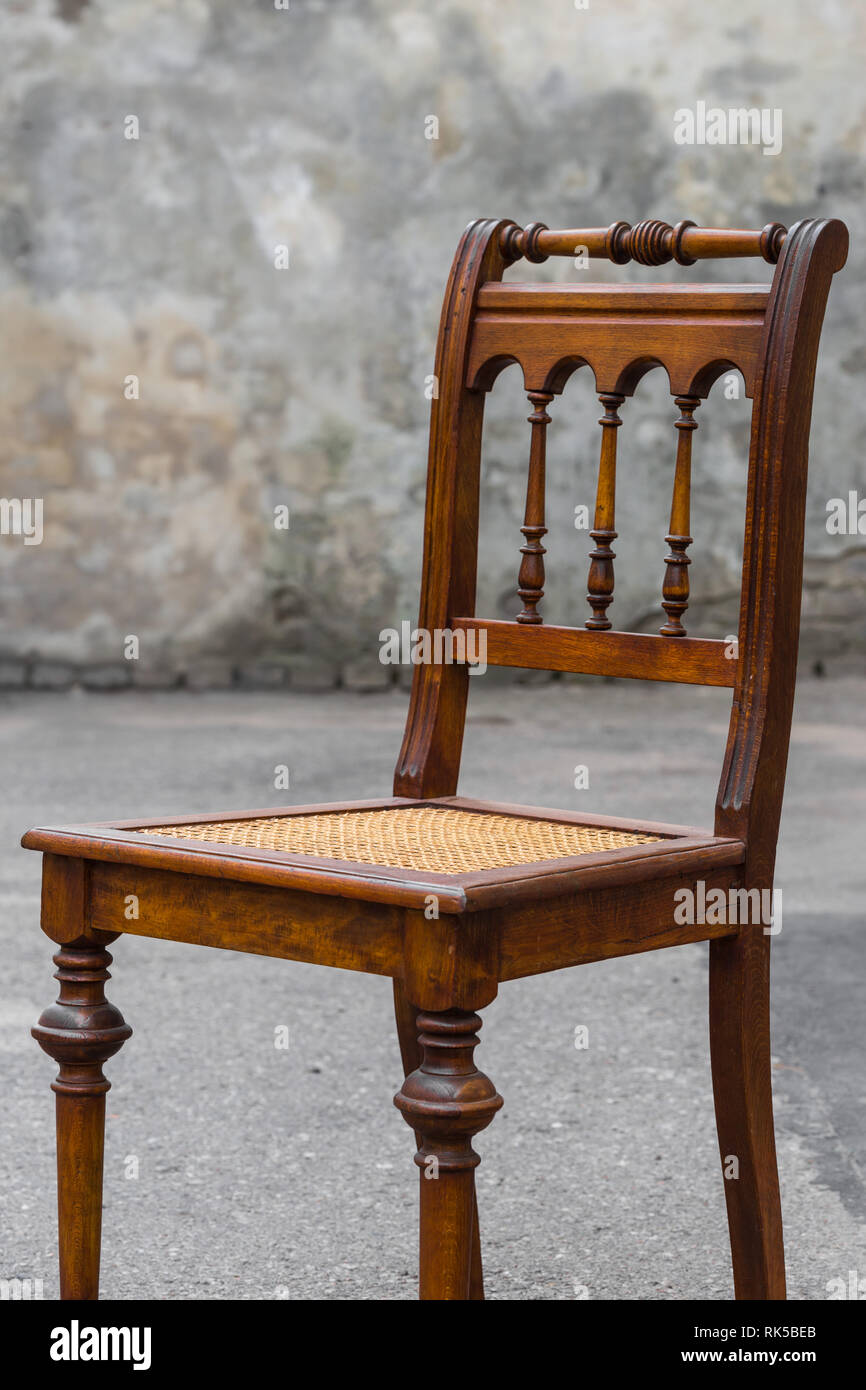 Vintage Rovere anticato sedia, sede di canna sedia con nastro di rattan Foto Stock